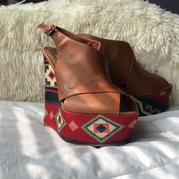 Steve Madden size 7 Elissaa wedges - Picture 2 of 4